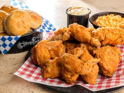 Más rico y barato que el de KFC: la receta facilísima de pollo frito que vas a querer comer una y otra vez