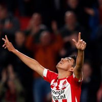 "Chucky" Lozano y Erick Gutiérrez destacan en goleada del PSV al Emmen