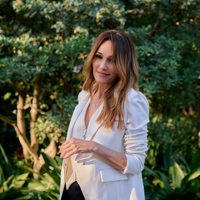 Vero Lozano luce un outfit con un mix de texturas que es ideal para una salida de noche