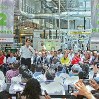 Peña Nieto vuelve a soñarse 'presidente del empleo”