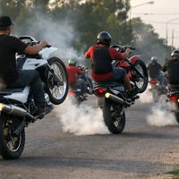 Motoqueros hacen de las suyas en San Patricio del Chañar