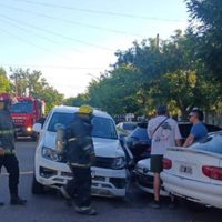 En estado de ebriedad, manejaba sin una rueda y no se dio cuenta
