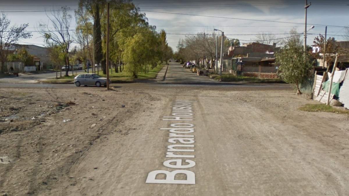 En el año 2009, decenas de familias se instalaron en un sector del predio que el ejercito le cedió a la Provincia.
