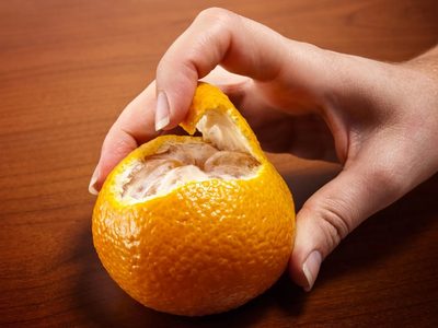 El truco definitivo para pelar mandarinas sin ensuciarte ni dejar olor en las manos