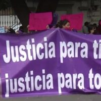 Familiares de víctimas de feminicidio protestan en la Segob; Sánchez Cordero ofrece recibirlos
