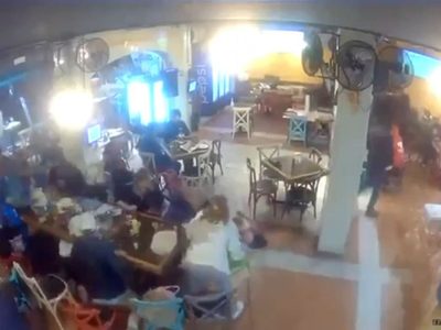 Difunden video del asalto a comensales en el restaurante El Carnal en la GAM; detienen a dos