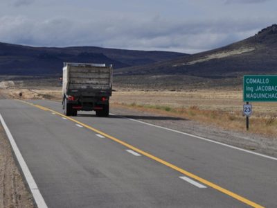 En la ruta 23: dos funcionarios rionegrinos sufrieron un accidente automovilístico