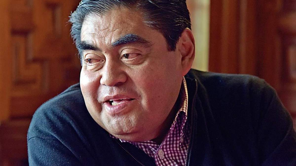 El gobernador Miguel Barbosa