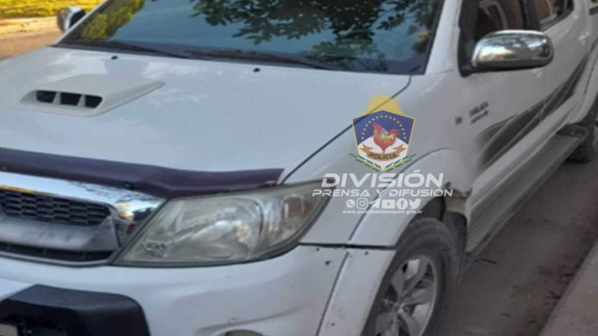 Vehículo retenido por la Policía de Neuquén, en Centenario. Fuente: (Prensa Policía)