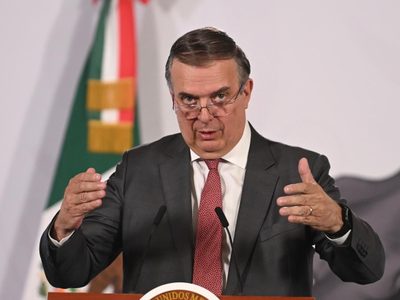 “No veo ningún abuso”: Ebrard admite que su hijo se hospedó en la Embajada de México en Londres