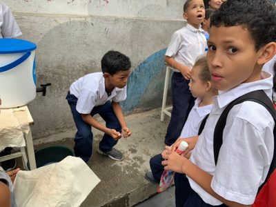 Uno de cada 3 niños en Venezuela necesita ayuda humanitaria urgente, alerta Unicef