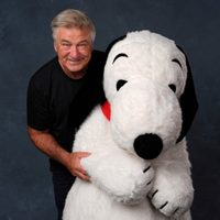 Alec Baldwin habla de su amor por "Peanuts" y los efectos "inmensurables" tras juicio por homicidio