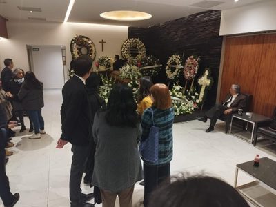 Cristina Pacheco es velada por sus hijas, familiares y amigos en Gayosso de Félix Cuevas