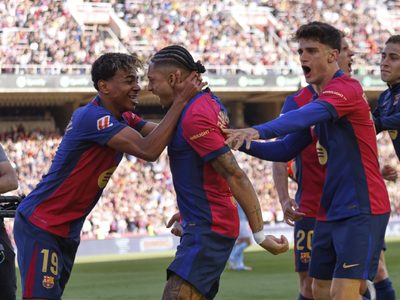 Raphinha lidera la remontada del Barcelona por 4-3 sobre el Celta en La Liga