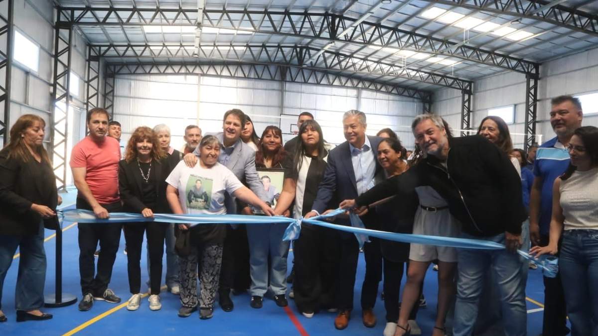 Inauguración del gimnasio en Hibepa. Fuente: (Neuquen Ciudad)