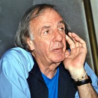 César Luis Menotti tuvo un accidente en su casa y está hospitalizado