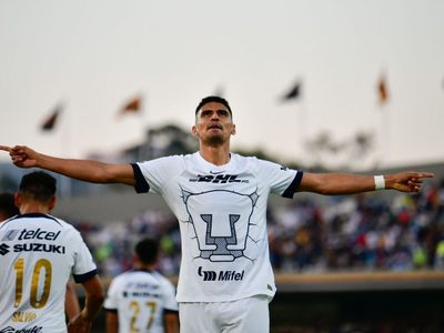 Pumas derrota a Santos y se trepa provisionalmente a la segunda posición del Clausura
