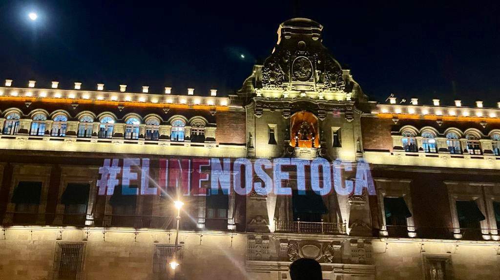 El Palacio Nacional iluminado