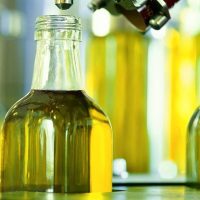 No tires los frascos vacíos de aceite de oliva: dale un toque vintage a tu hogar con esta creación