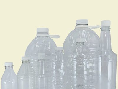 Con un embudo viejo y botellas de plástico vacías, creá esto tan hermoso para atraer muchos pajaritos a tu jardín