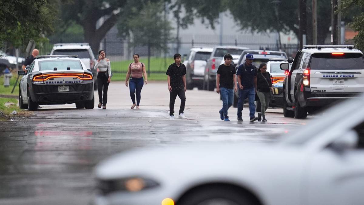 Personas que tenían citas en una oficina de inmigración en Dallas reciben órdenes de irse tras reportarse un tiroteo el 24 de septiembre del 2025