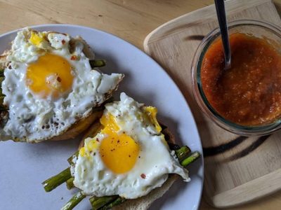 Huevo nube: prepará esta versión que te va a encantar para comer con tostadas de desayuno o merienda