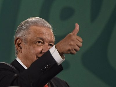 AMLO defiende paquete económico: “llevamos tres años sin aumento de impuestos”