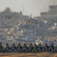 Israel aumenta su ofensiva: decenas de muertos por bombardeos en Rafah y operativos en Cisjordania
