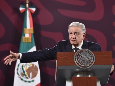 AMLO celebra liberación de Assange: "Está contenta la Estatua de la Libertad"