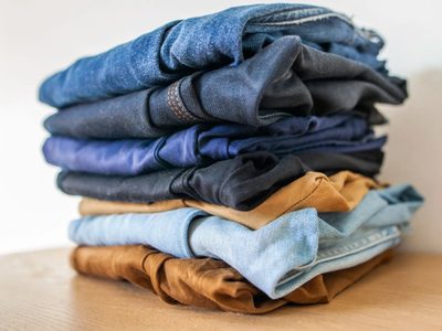 Si no te gusta planchar, mirá este truco para tender tus pantalones que seguro no conocías