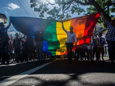 Temporales e invisibles: realidad del trabajo migrante y LGBT+ en México