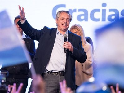 A menos de un mes para las elecciones, Alberto Fernández alista su plan para dar vuelta la derrota