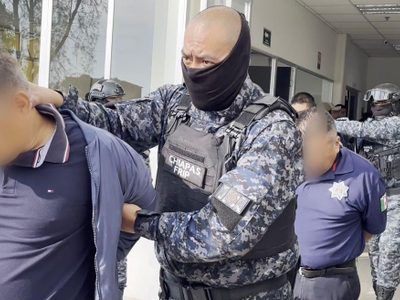 Detienen a 11 policías y mandos acusados de desaparición forzadas en Chiapas