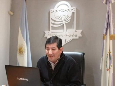 Villa Pehuenia Moquehue: Municipalidad entregó microcréditos a emprendedores