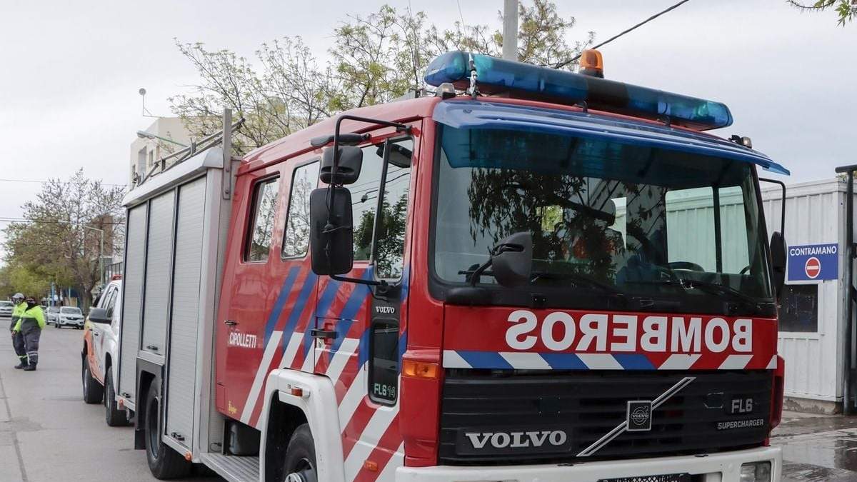 Bomberos de Cipolletti. Fuente: (Twitter)