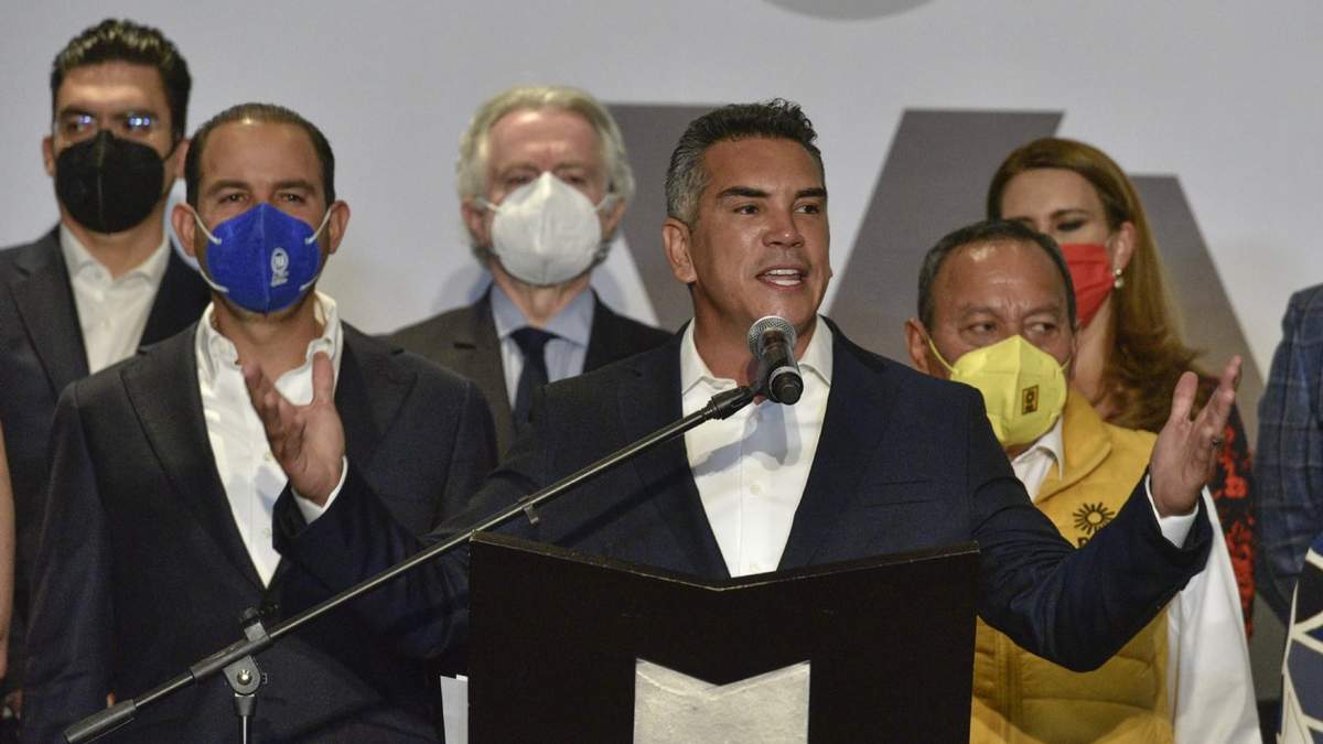 Los dirigentes de la alianza Va por México