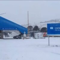 Las intensas nevadas en Neuquén complicaron las rutas y obligaron a cerrar los pasos fronterizos