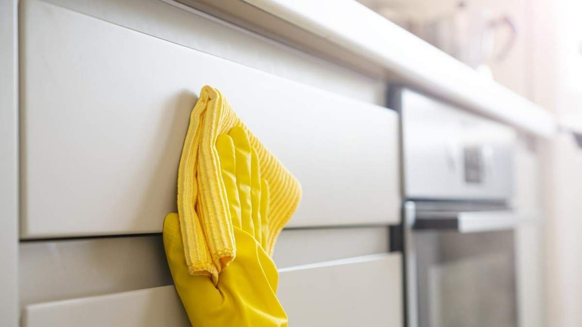 Cómo dejar los muebles de la cocina impecables. Fuente: (X)