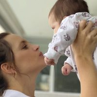 Lista para la primavera: Sabrina Garciarena y el video de Mía que no pudimos resistir