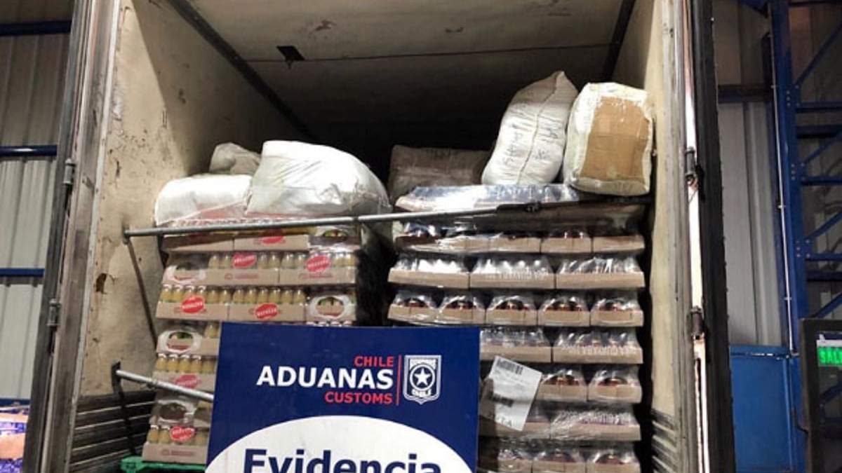 La mercadería que era ingresada de contrabando fue secuestrada en Samoré. Fuente: (Facebook)