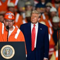Trump dice que duplicará aranceles al acero extranjero del 25% al 50%