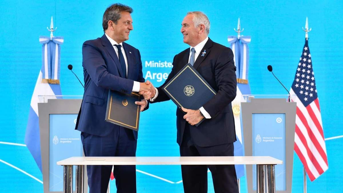 Acuerdo para conocer las finanzas de argentinos en Estados Unidos. Fuente: (Infobae)