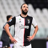 El increíble enojo de Higuaín del que habla todo Italia y una salida marcada