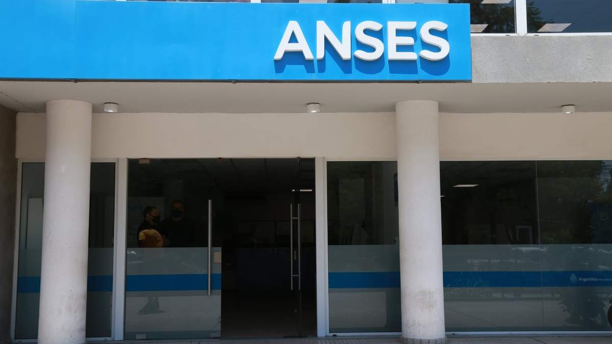 La ANSES publicó el calendario de pagos de abril. Fuente: (Twitter)