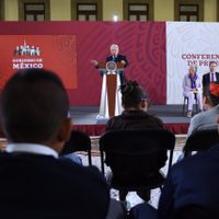 López Obrador sugiere que el INE organice elección de líder del magisterio