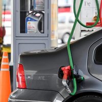 Postergan la actualización del impuesto al combustible hasta septiembre