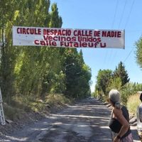 Vecinos reclaman por el asfalto de calle Futaleufú: “Es una bomba de tiempo, es peligroso”