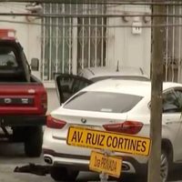 Asesinan a un hombre en el interior de un BMW en Monterrey; criminales "calientan la plaza": SSPE