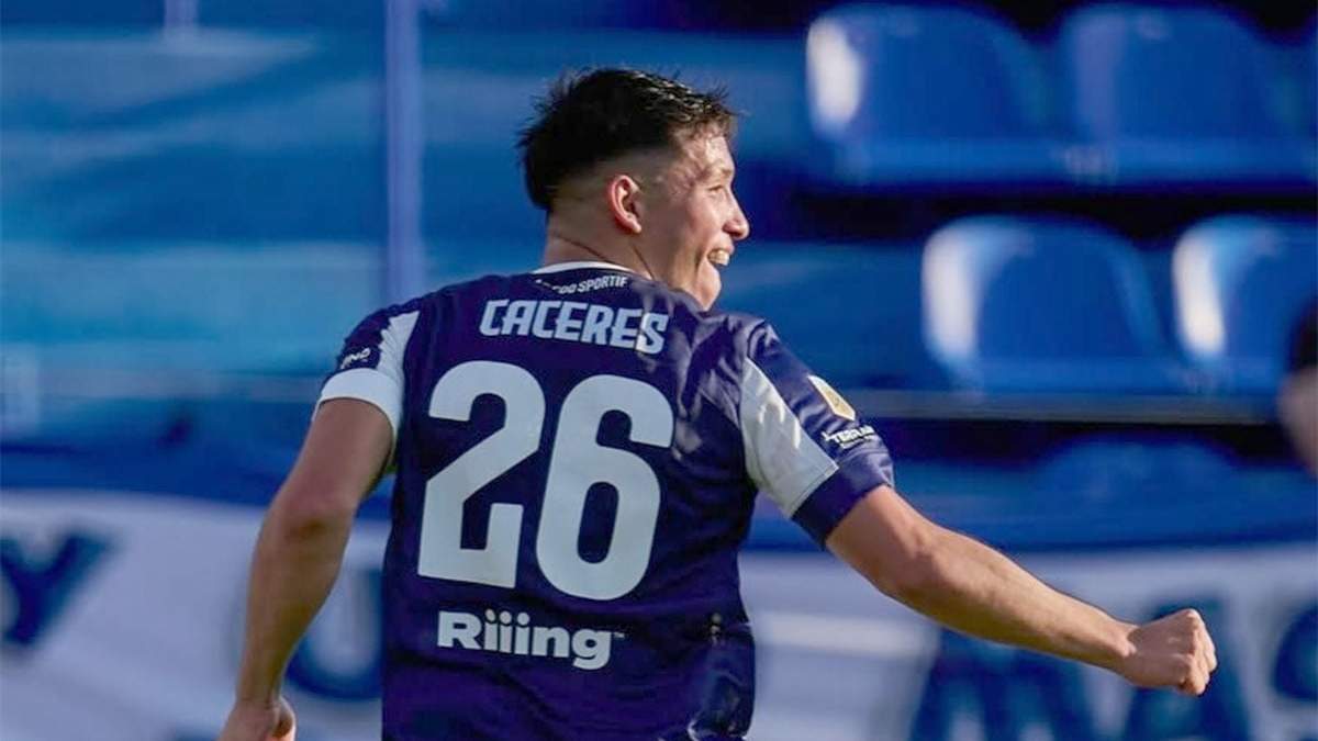 Mateo Cáceres anotó el único gol de la T en Liniers.