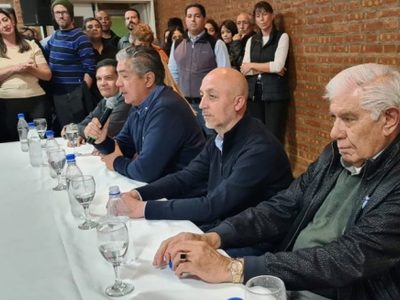 Rolando Figueroa presentó su candidato a intendente de Cutral Co, con el apoyo de Guillermo Pereyra